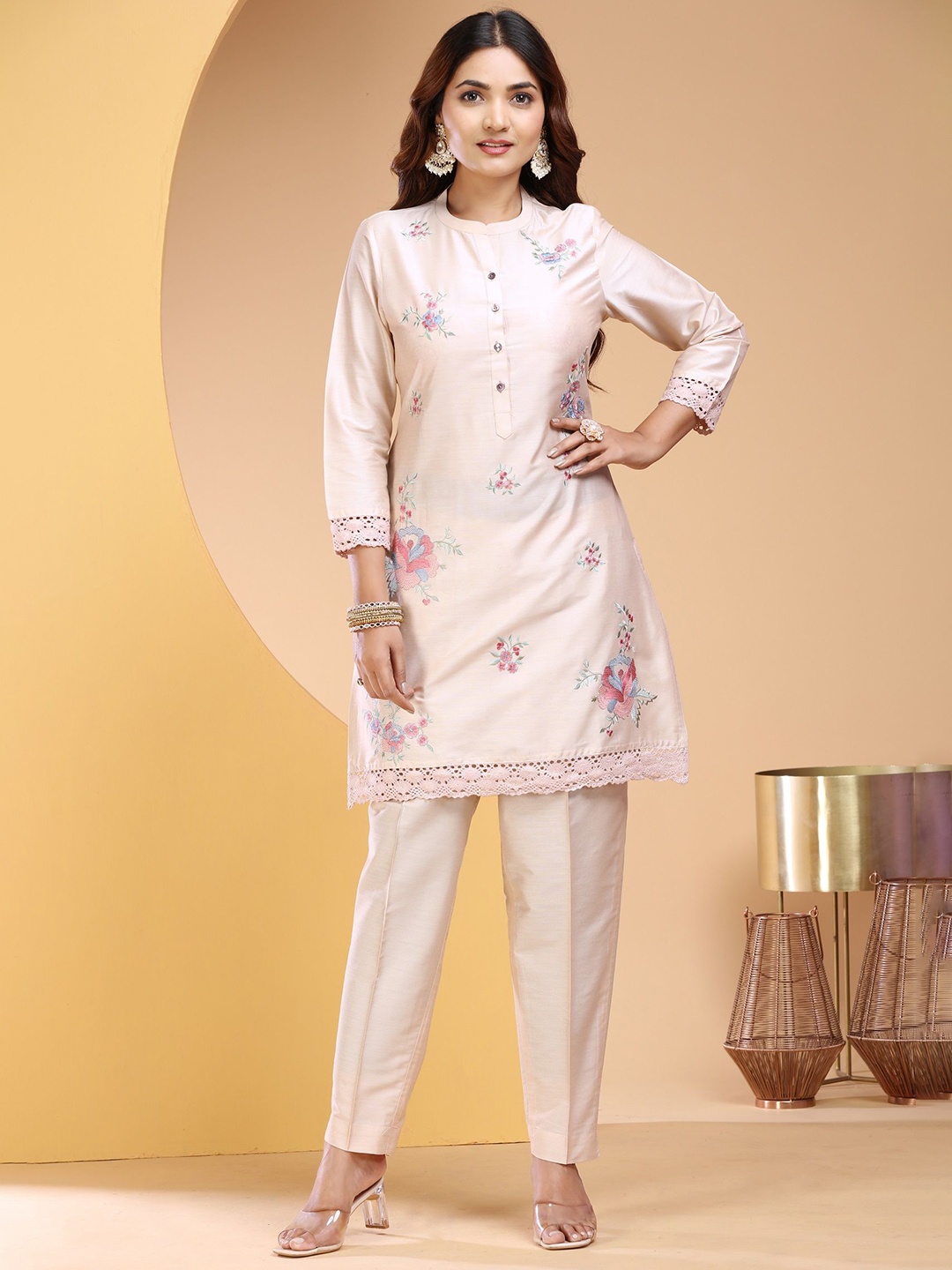 

COTTON CULTURE Floral Embroidered Round Neck Pure Silk Kurta With Trousers, Cream