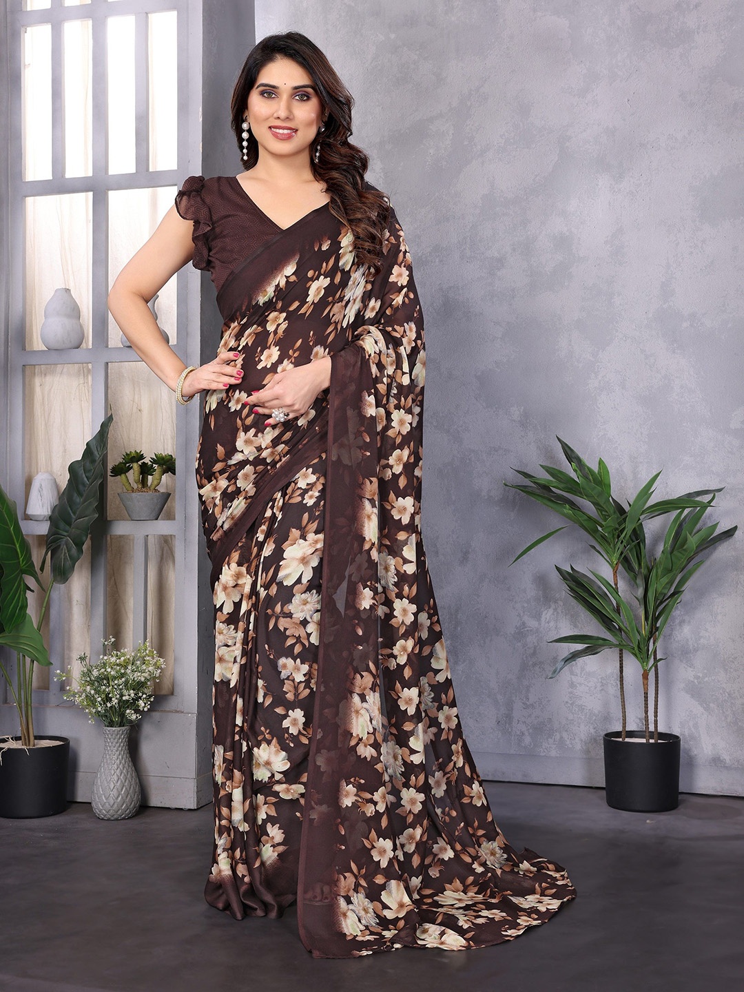 

Nirmohi Fashion Floral Poly Georgette Saree, Brown