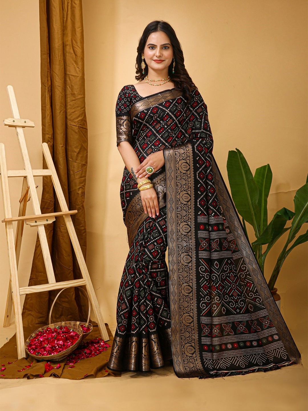 

KALINI Bandhani Zari Printed Saree, Black