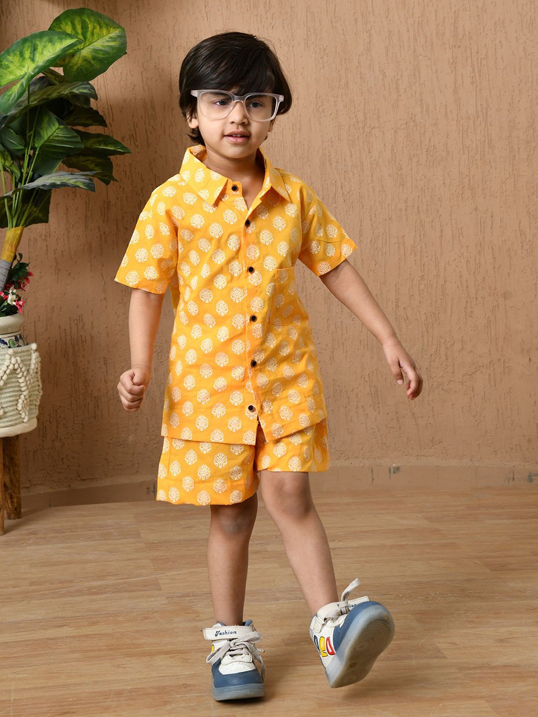

BAESD Boys Printed Short Sleeves Pure Cotton Shirt With Shorts, Yellow