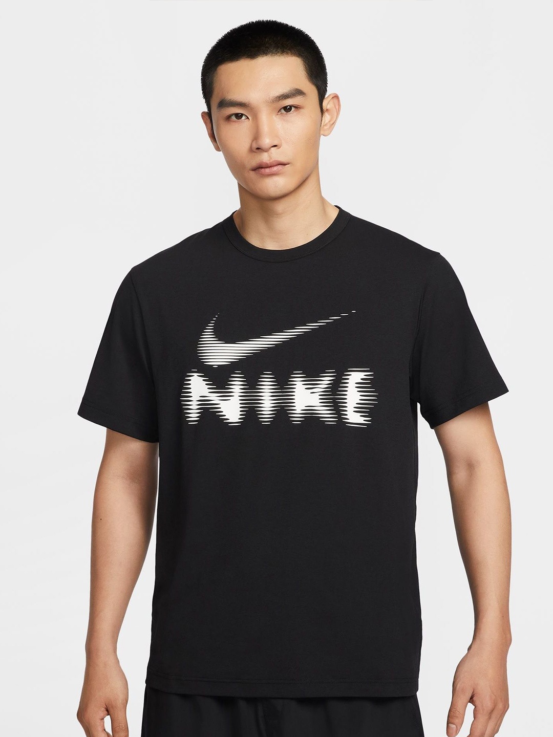 

Nike Hyverse Men's Dri-FIT UV Versatile T-Shirt, Black