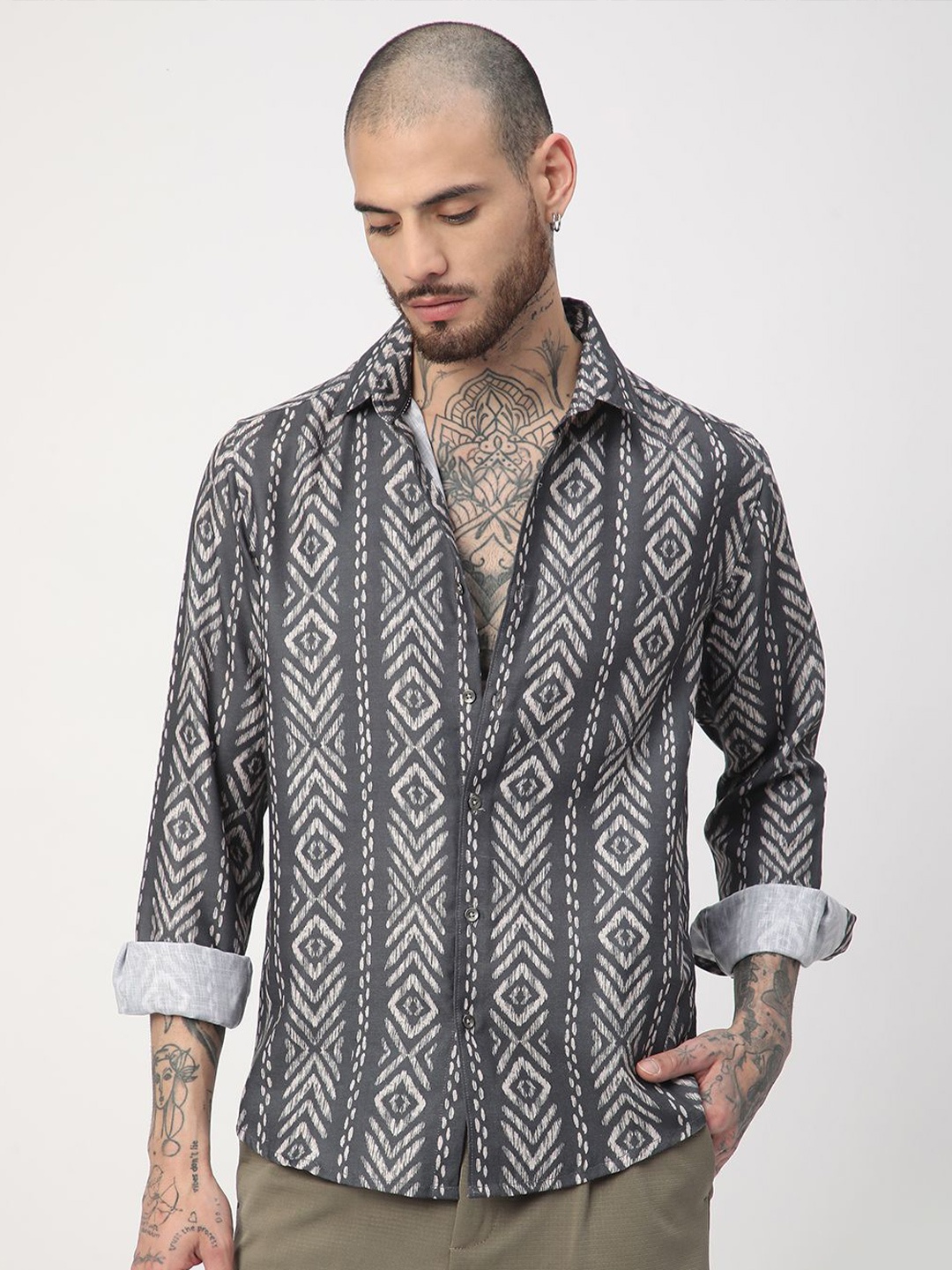 

VASTRADO Men Classic Relaxed Fit Spread Collar Abstract Printed Cotton Casual Shirt, Grey