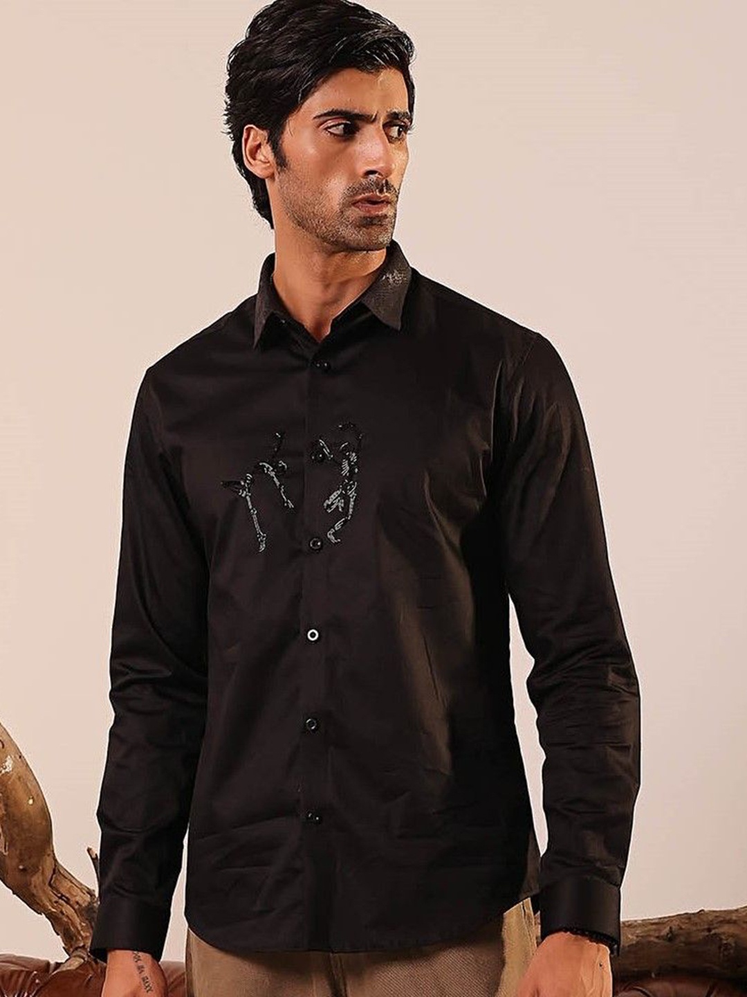 

ABKASA Men Classic Slim Fit Spread Collar Solid Cotton Casual Shirt, Black