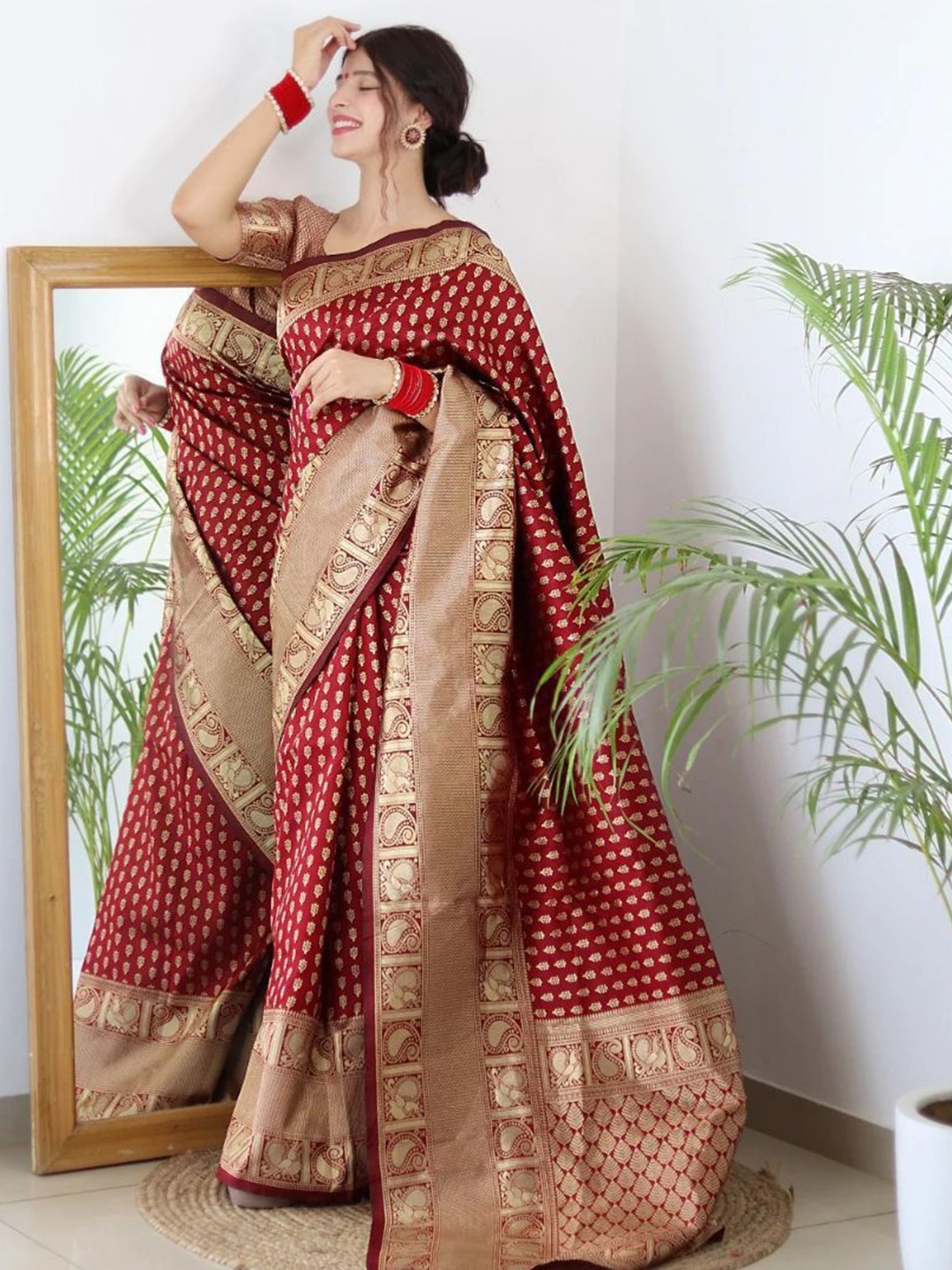 

PAYAL CREATION Woven Design Zari Banarasi Saree, Red