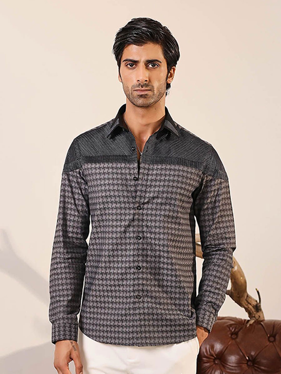 

ABKASA Men Classic Fit Spread Collar Abstract Printed Cotton Casual Shirt, Grey