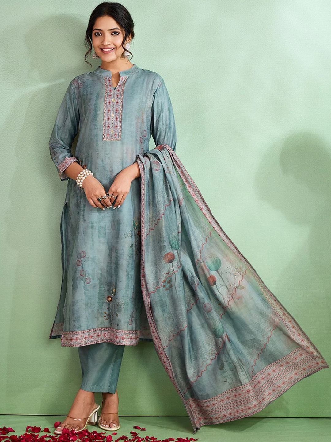 

SUAAC Floral Printed Mandarin Collar Straight Kurta With Trousers And Dupatta, Grey