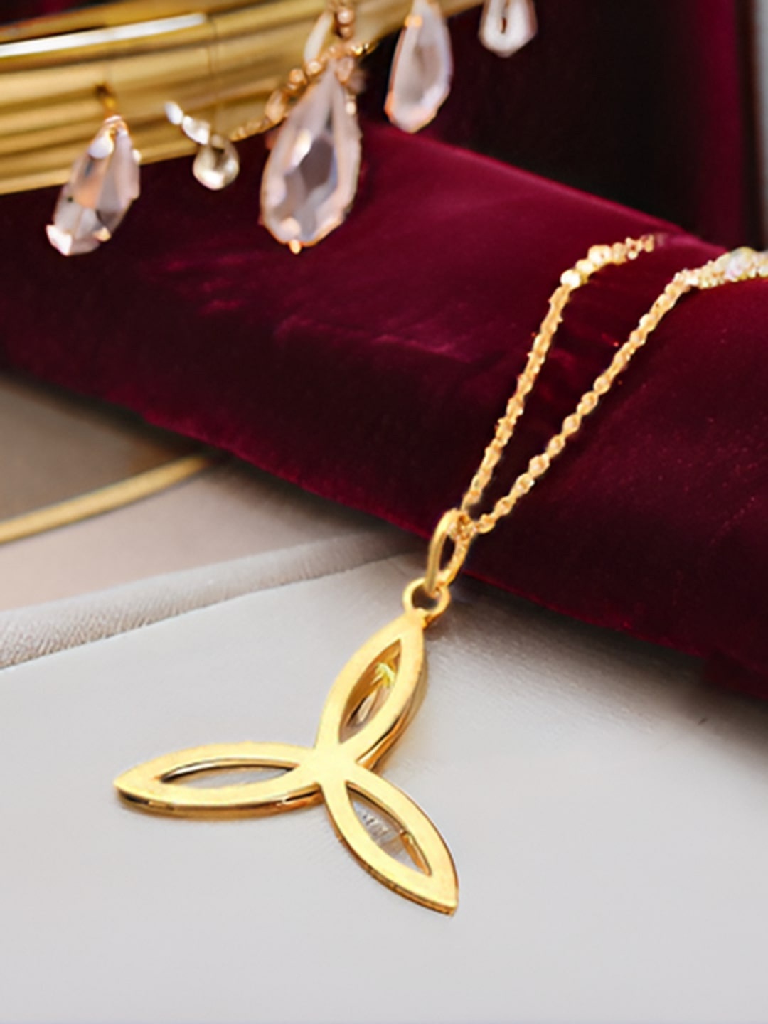 

MAIRA 925 Sterling Gold-Plated Contemporary Pendants With Chains