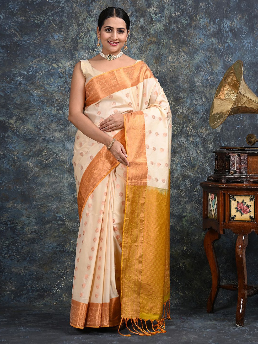 

Ushvii Woven Design Zari Kanjeevaram Saree, Cream