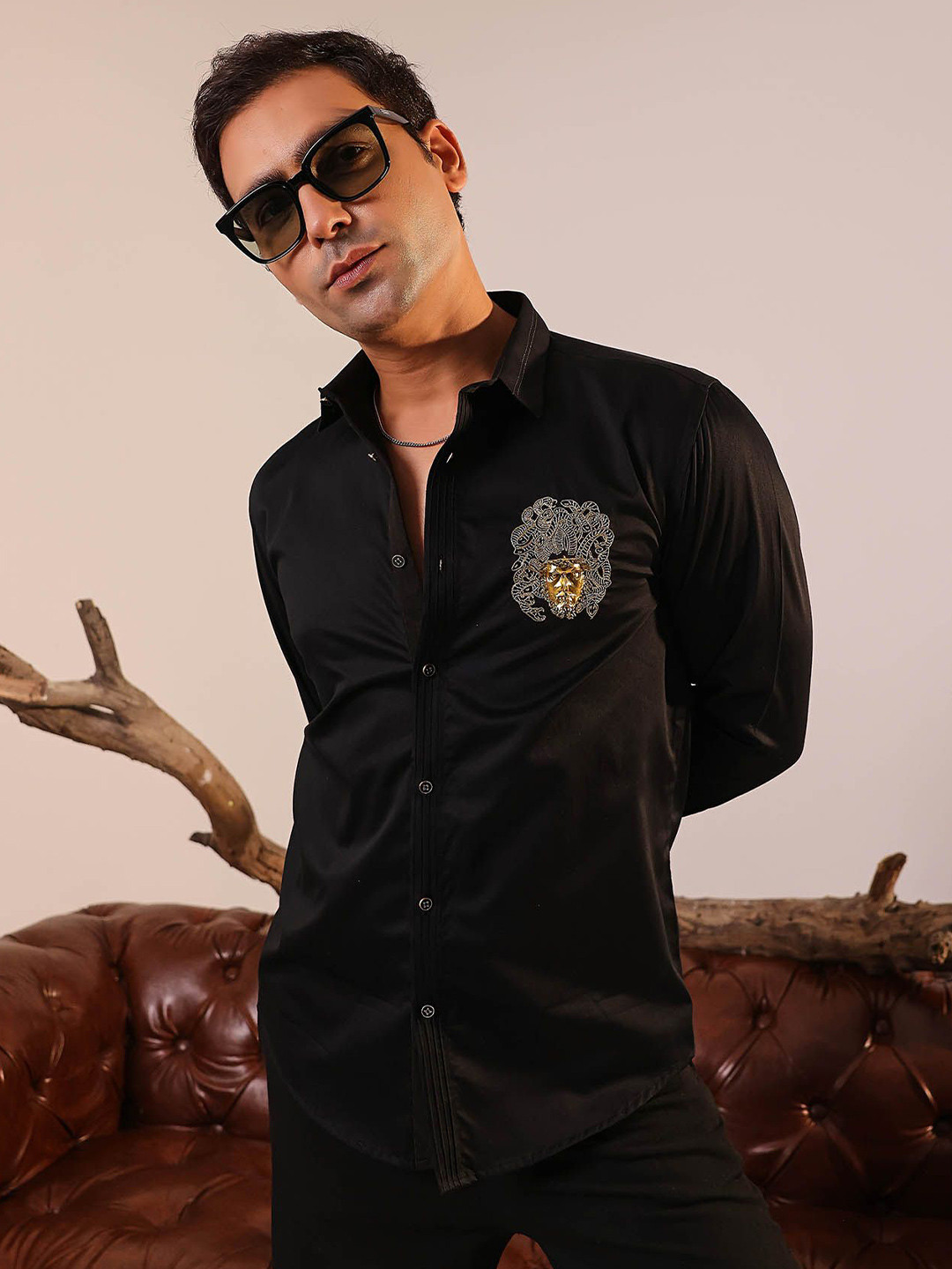 

ABKASA Men Classic Slim Fit Spread Collar Solid Cotton Casual Shirt, Black