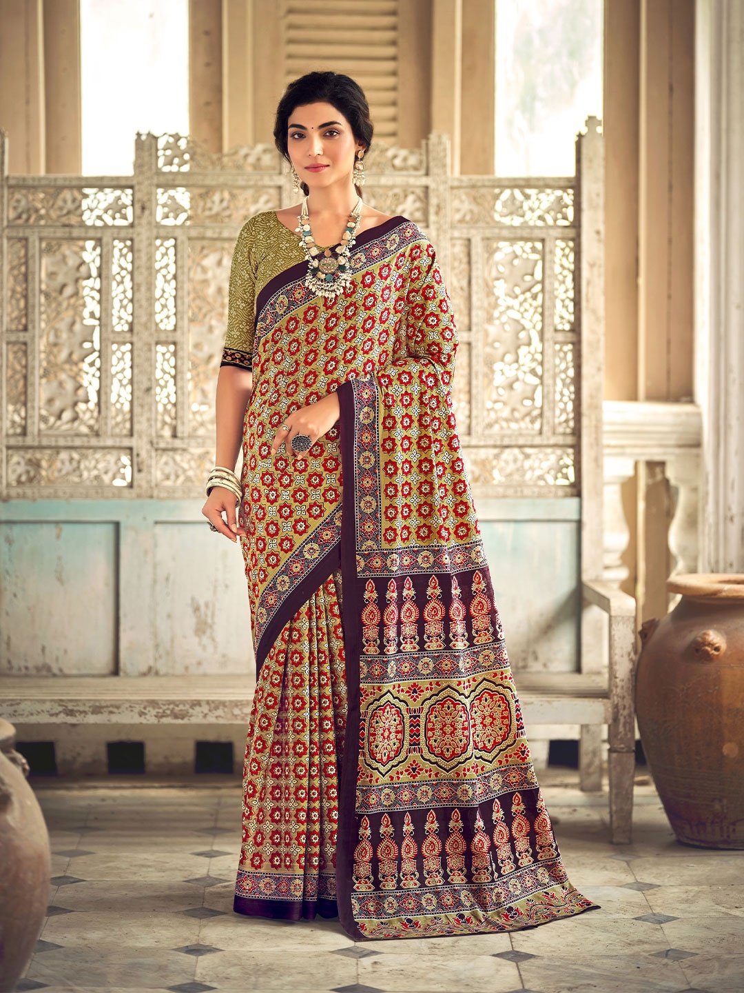 

VEECHIS Ethnic Motifs Printed Pure Cotton Saree, Green