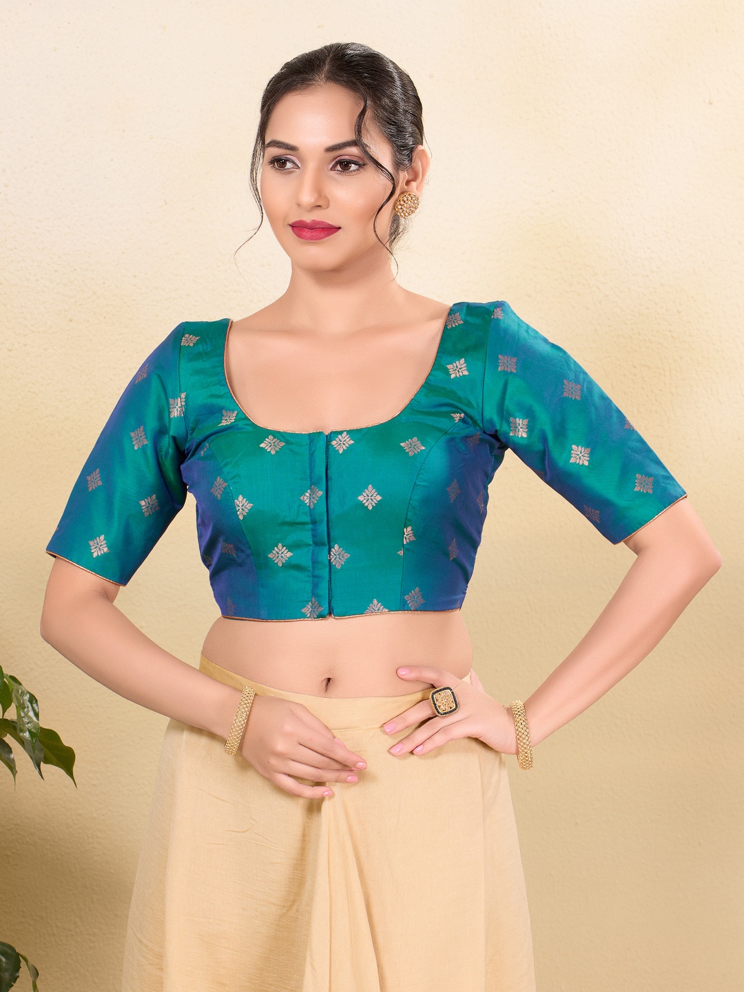 

VAMAS - THE DESIGNER BLOUSES Women Round Neck Padded Saree Blouse, Blue