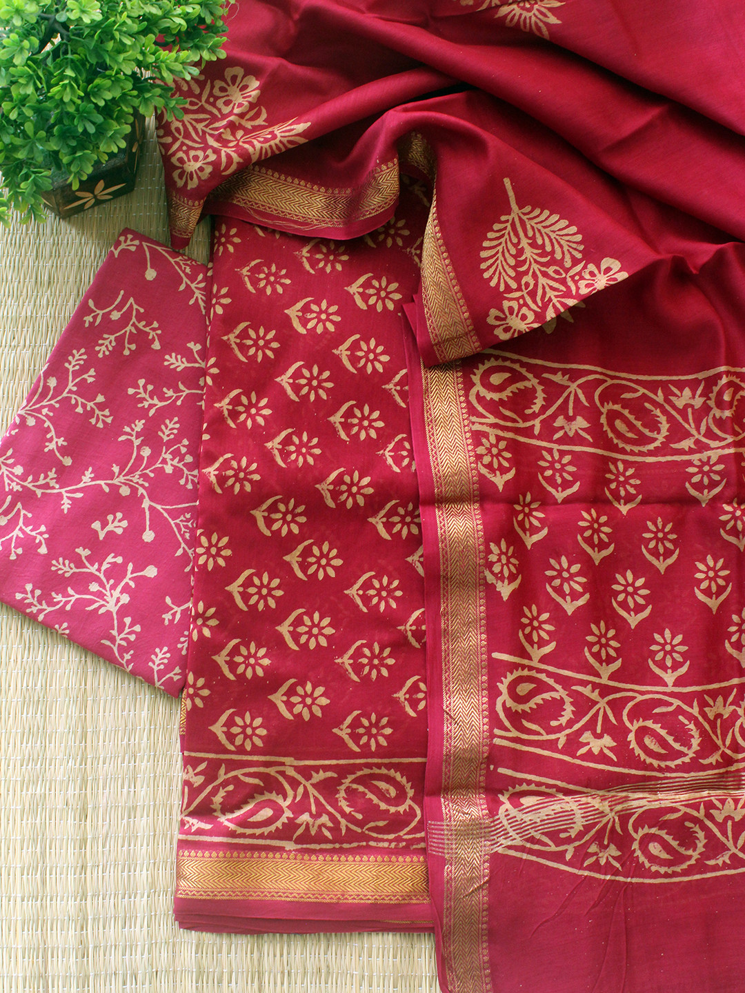 

Weaves of Tradition Printed Unstitched Dress Material, Magenta