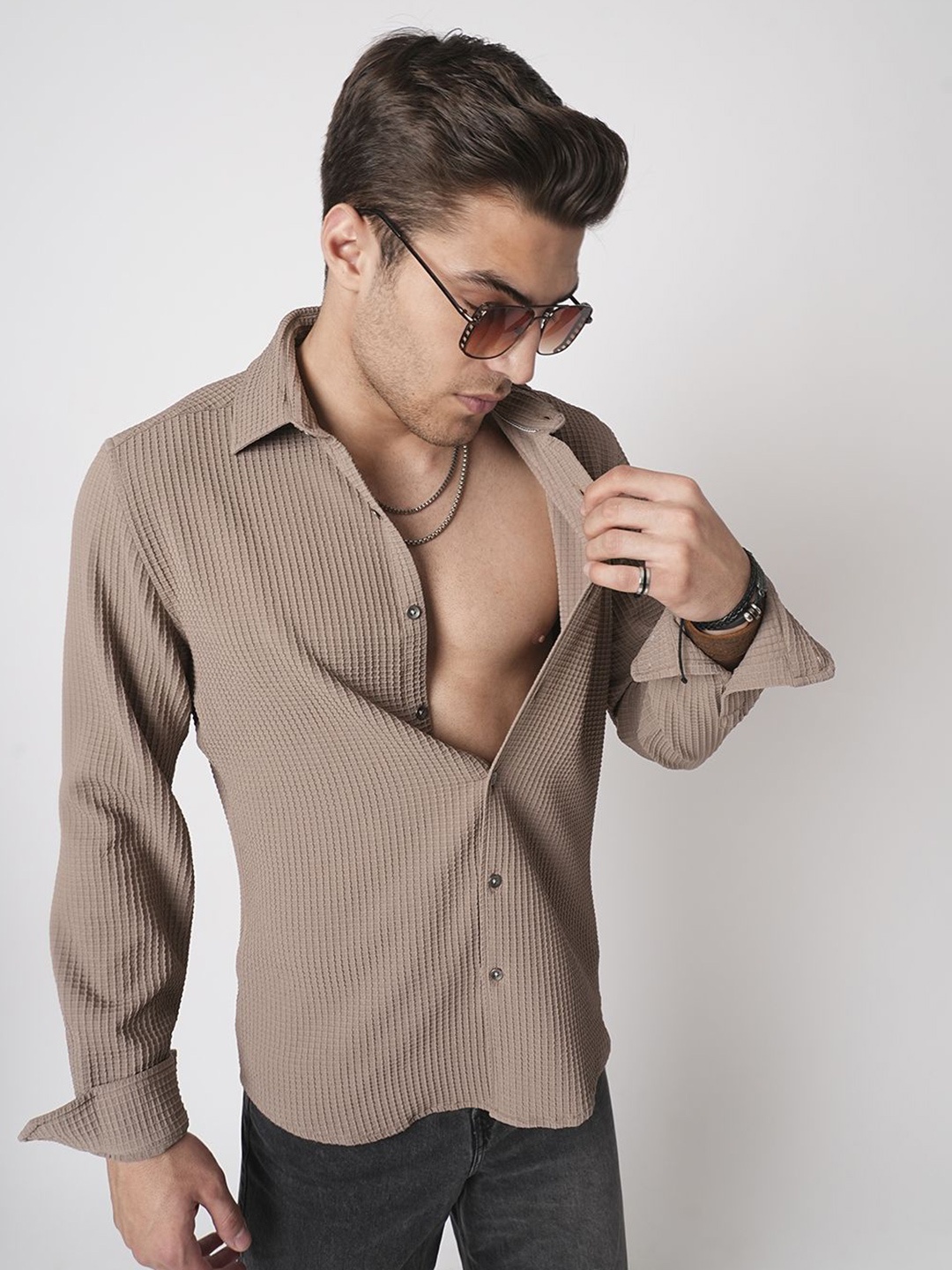 

VASTRADO Men Classic Slim Fit Cutaway Collar Textured Casual Shirt, Brown