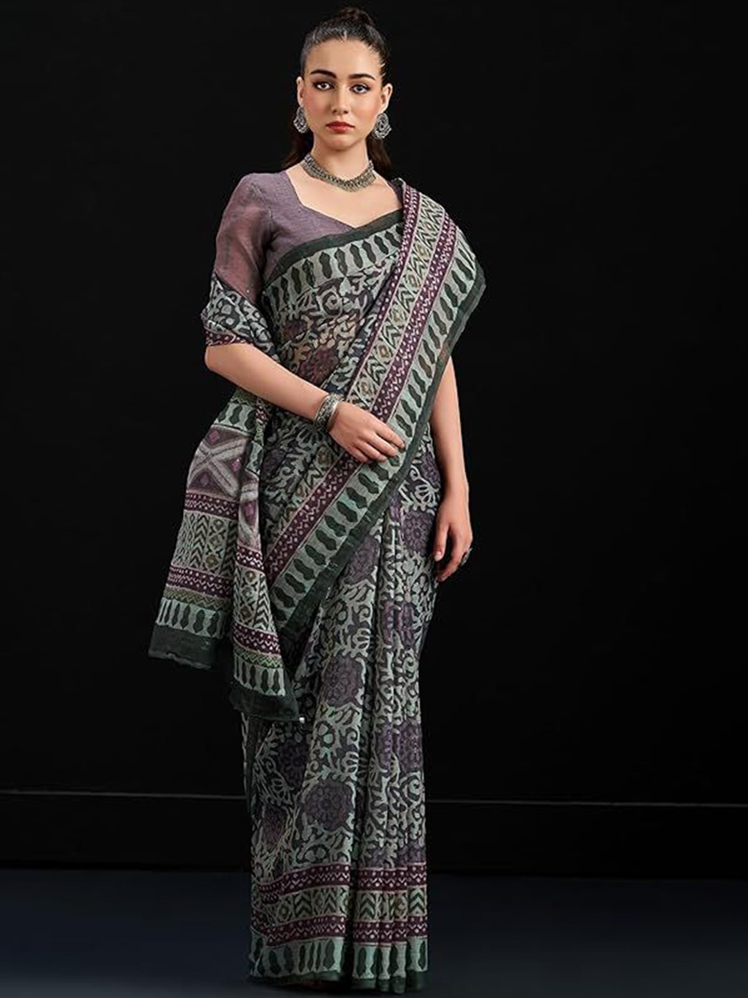 

BW X BUTTERFLY Floral Printed Pure Cotton Saree With Unstitched Blouse, Grey