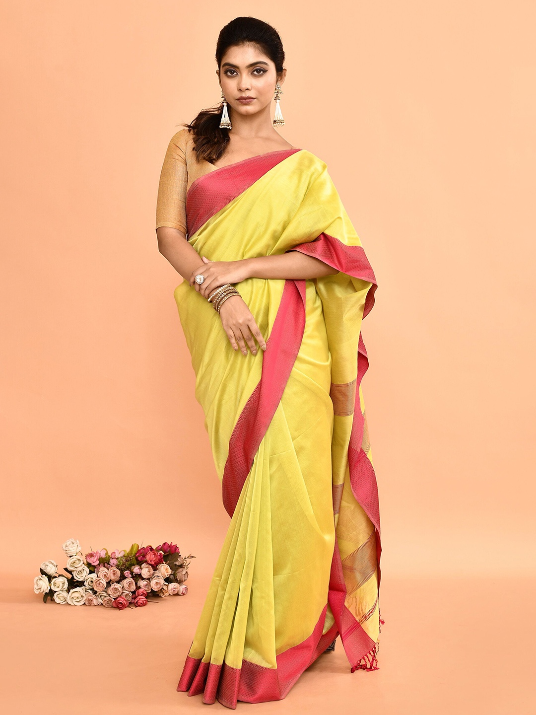 

Thread Saga Printed Maheshwari Saree With Unstitched Blosue Piece, Yellow