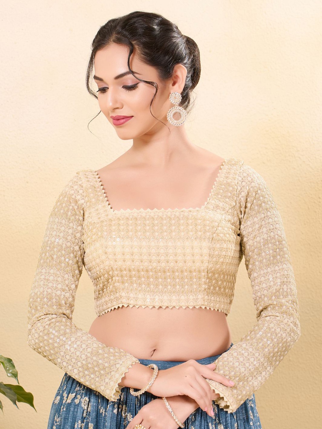 

VAMAS - THE DESIGNER BLOUSES Women Round Neck Padded Saree Blouse, Gold