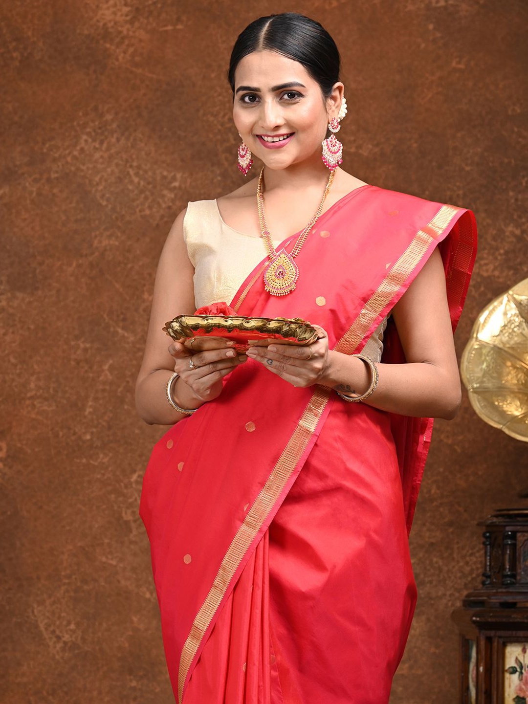 

Ushvii Woven Design Zari Silk Kanjeevaram Saree With Unstitched Blouse Piece, Red