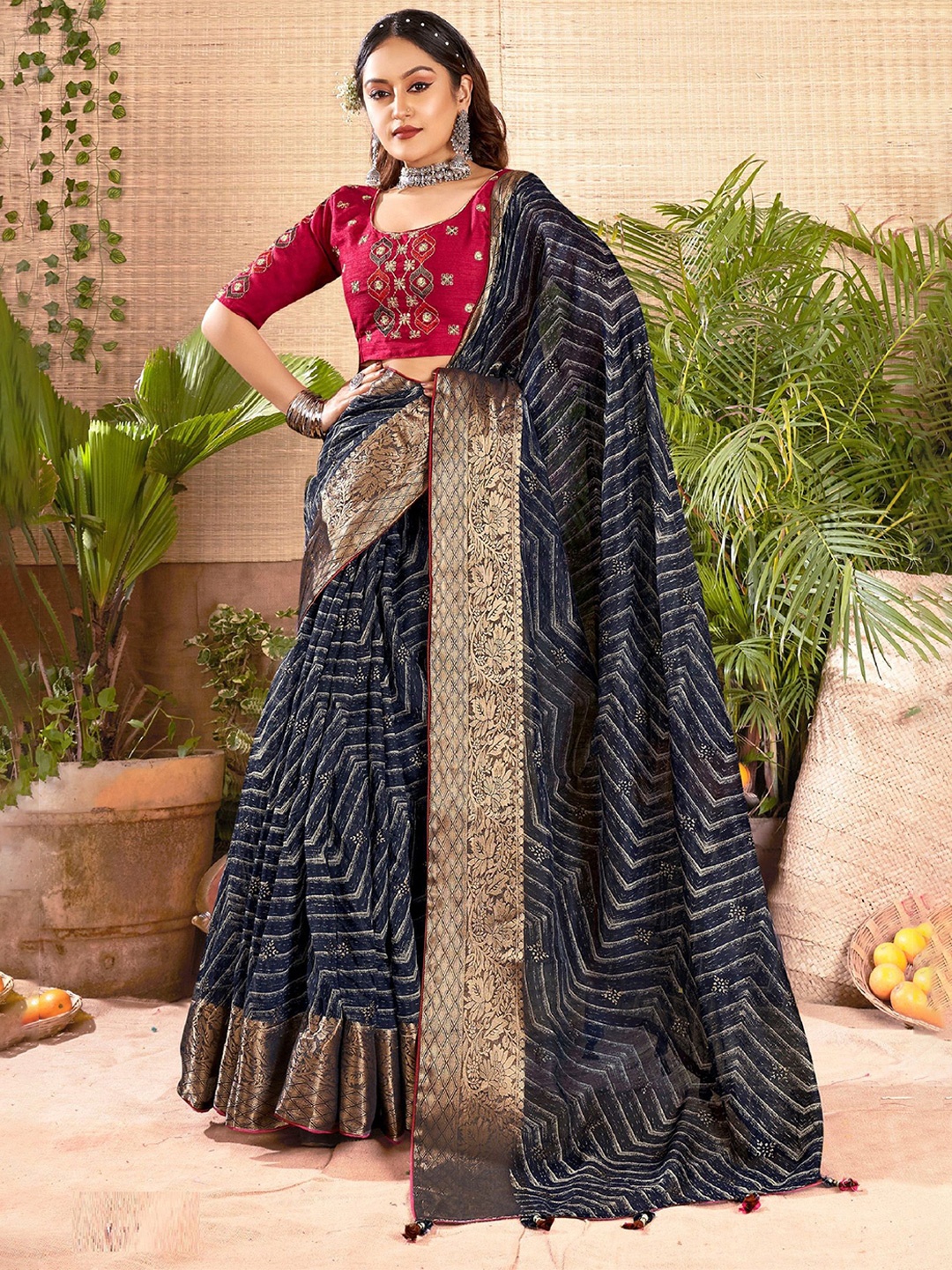 

MAHALASA Ethnic Motifs Woven Design Saree, Navy blue