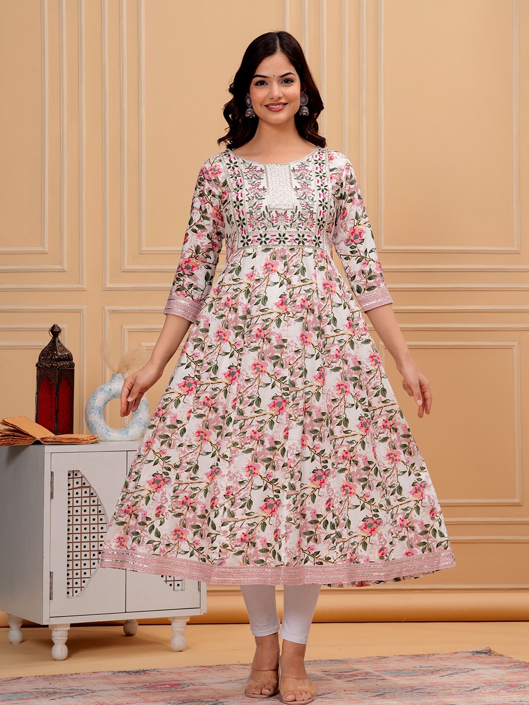 

ALEXEY JAY Floral Embroidered Pleated Sequinned Round Neck Anarkali Kurta, White