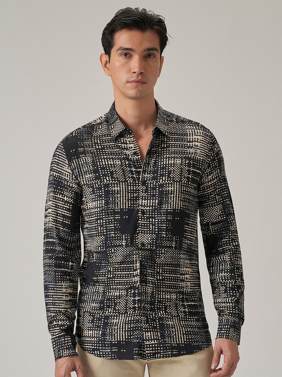 

Banana Club Men Classic Slim Fit Abstract Printed Casual Shirt, Black