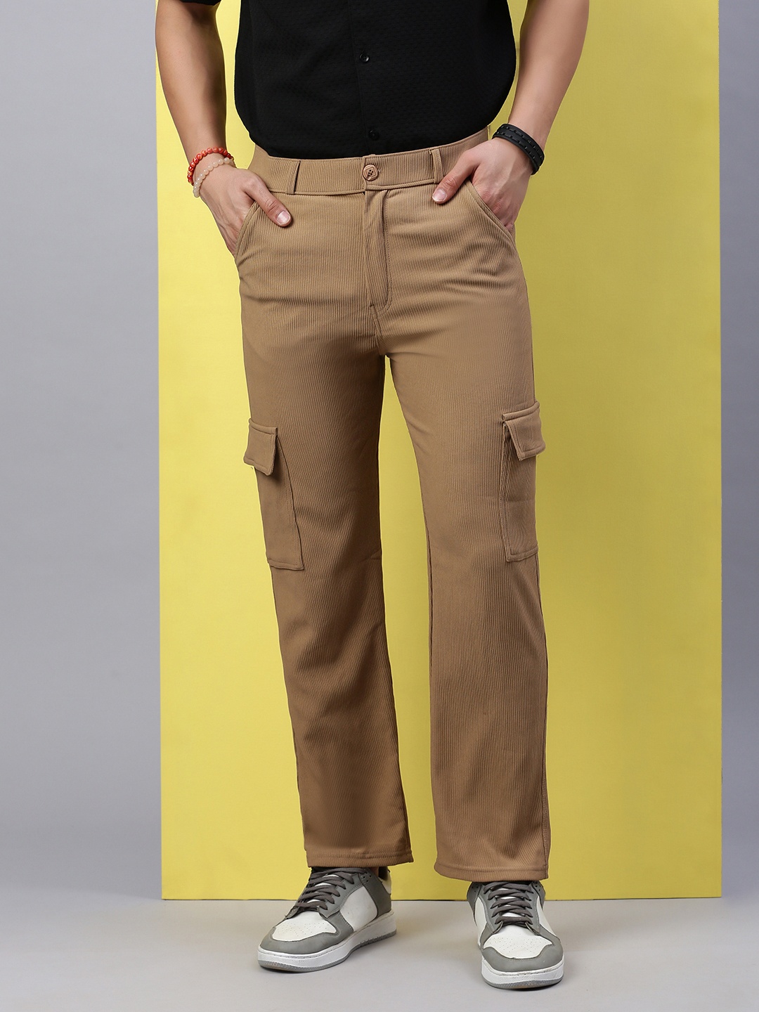 

VOXATI Men Relaxed Corduroy Cargos Trousers, Beige