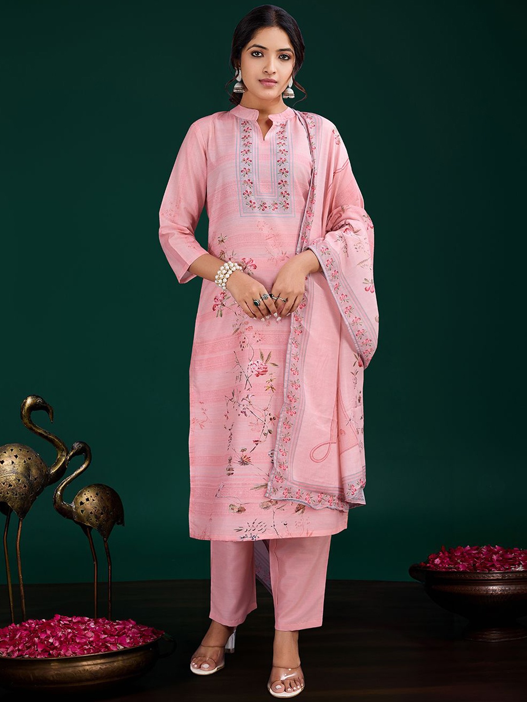 

SUAAC Floral Printed Mandarin Collar Straight Kurta With Trousers And Dupatta, Pink