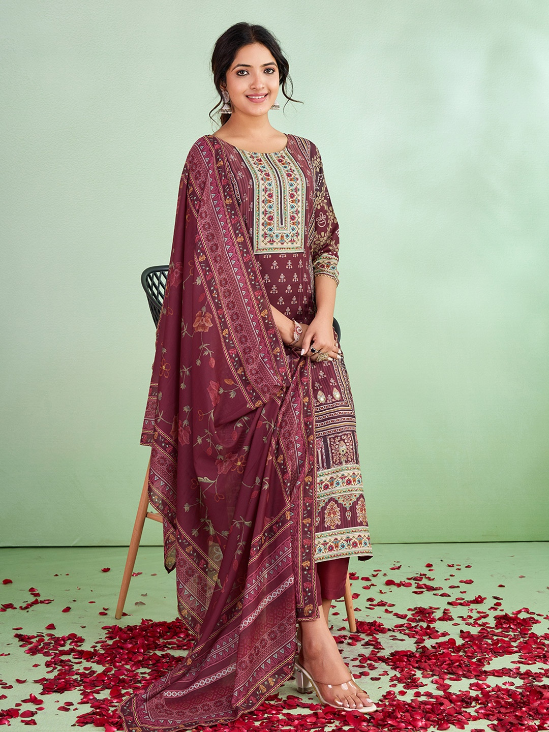 

SUAAC Floral Printed Straight Kurta With Trousers & Dupatta, Maroon