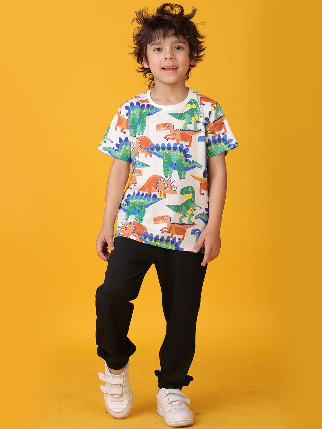 

Anthrilo Boys Printed Round Neck T-Shirt With Jogger Set, White