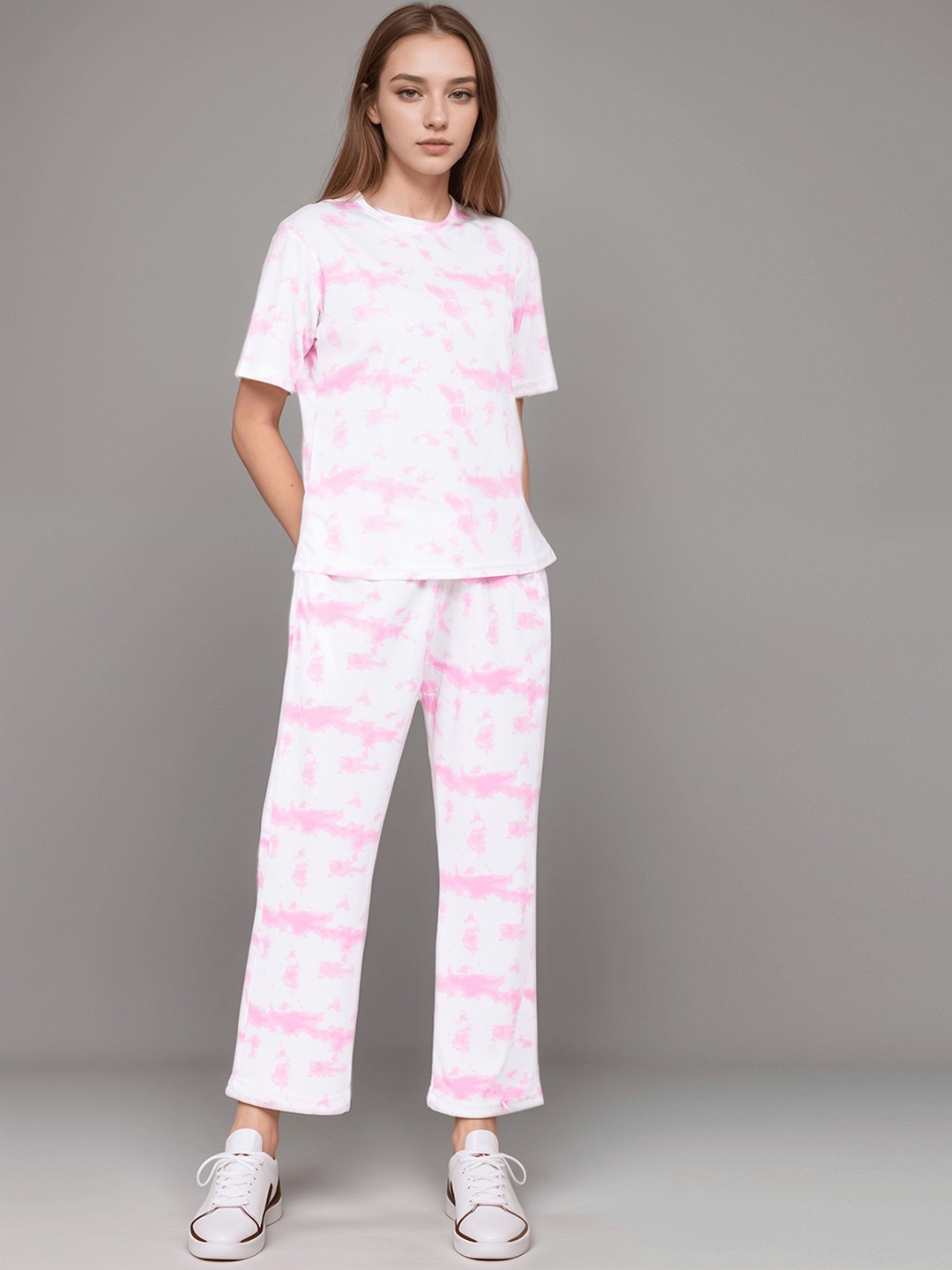 

Lugo Printed Round Neck T-Shirt With Trousers, Pink