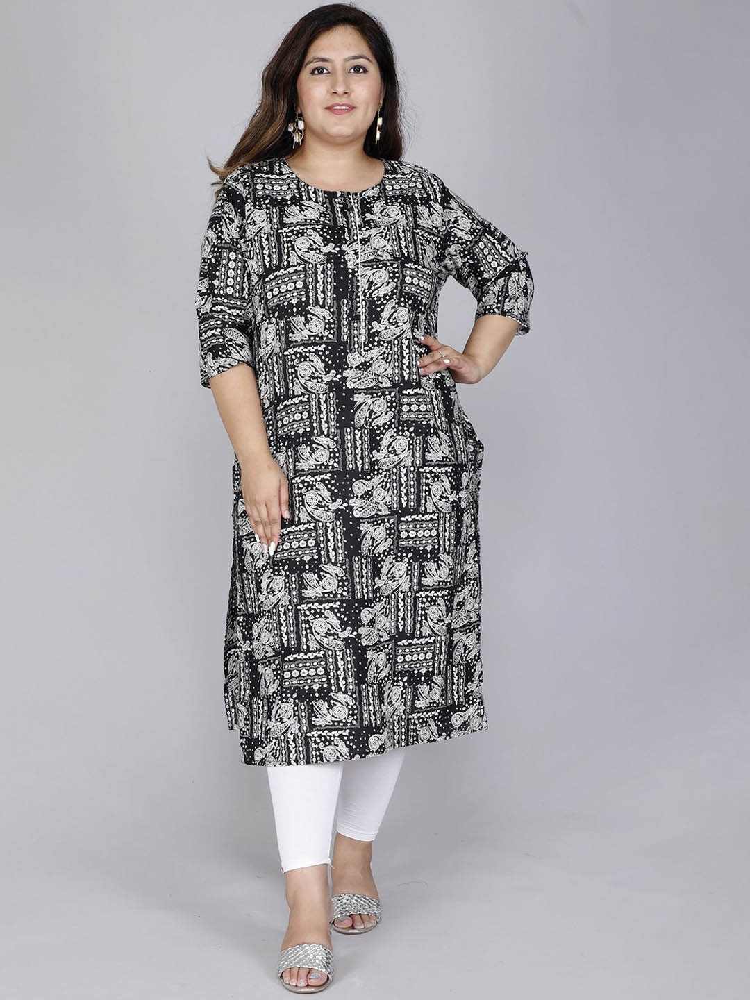 

Gs Fashions Women Printed Thread Work Kurta, Black
