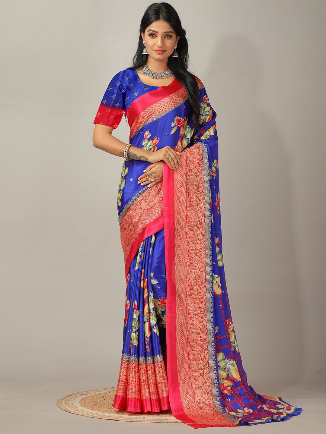 

VIRENDRA TEXTILES Floral Pure Crepe Saree, Blue