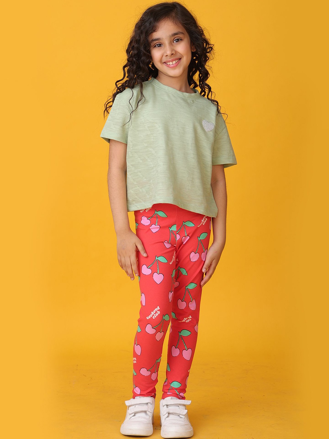 

Anthrilo Girls Round Neck T-Shirt With Leggings Set, Olive