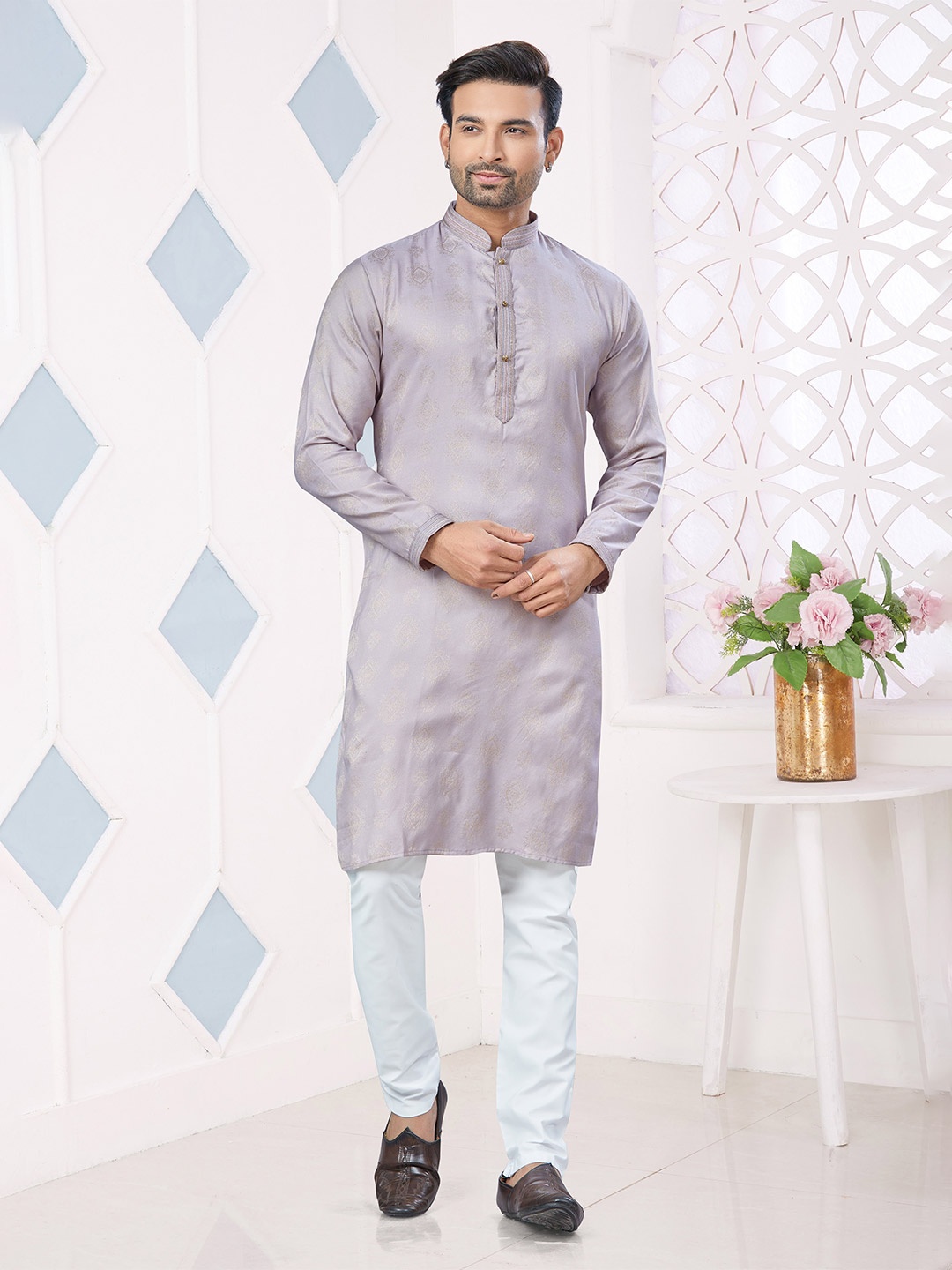 

OUTLUK Ethnic Motifs Woven Design Mandarin Collar Jacquard Straight Kurta, Lavender