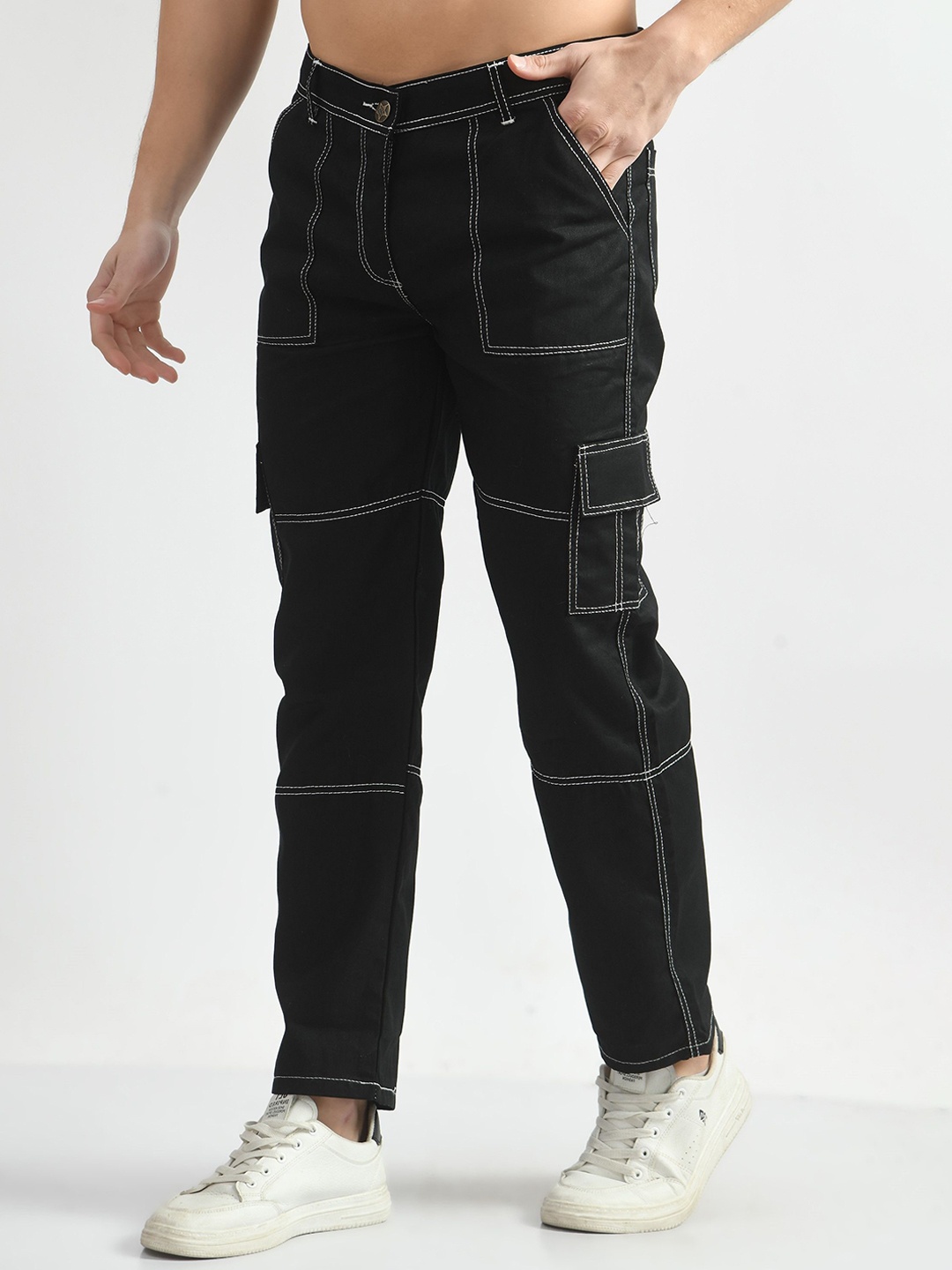

LINARIA Men Classic Slim Fit Mid-Rise Jeans, Black