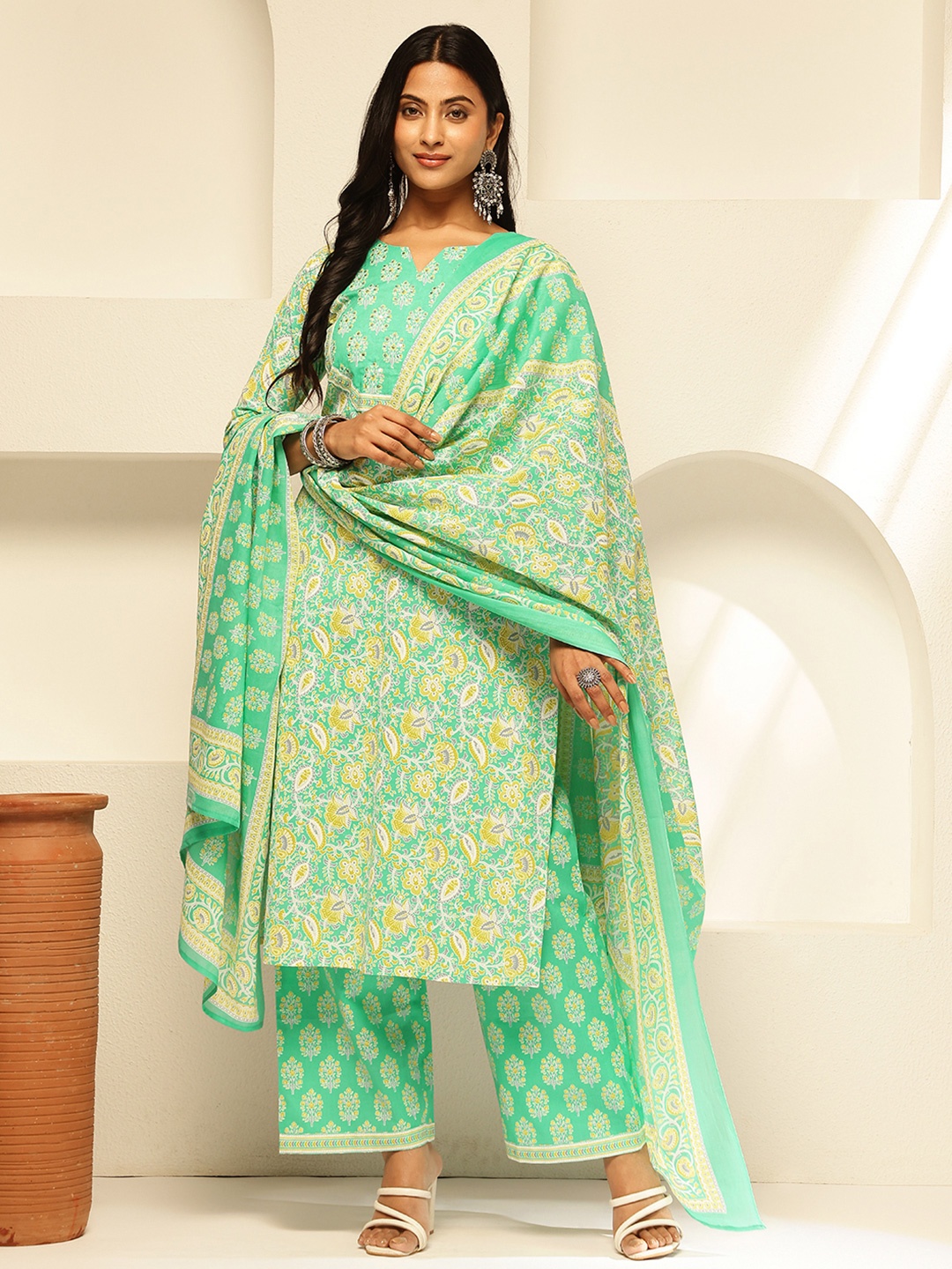 

Vbuyz Floral Printed Notch Neck Pure Cotton Kurta with Palazzos & Dupatta, Green
