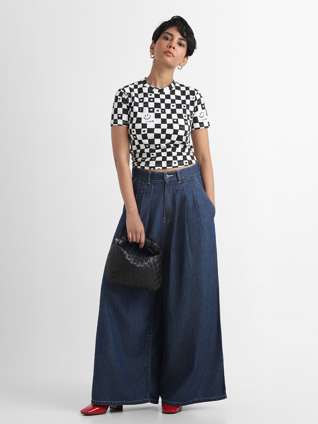 

YUVAKAA Women Geometric Printed Cotton Crop Top, Black