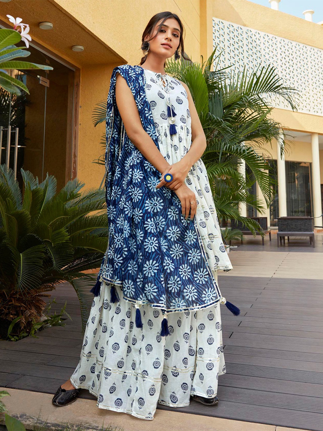 

Fourleaf Floral Printed Tie-Up Neck Pure Cotton A-Line Kurti with Palazzos & Dupatta, White