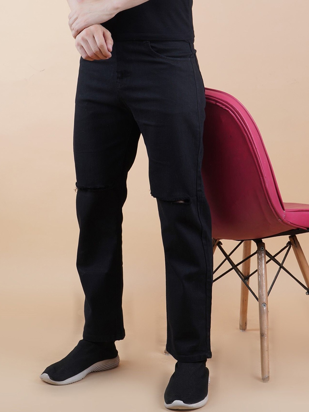 

LINARIA Men Classic Relaxed Fit Slash Knee Jeans, Black