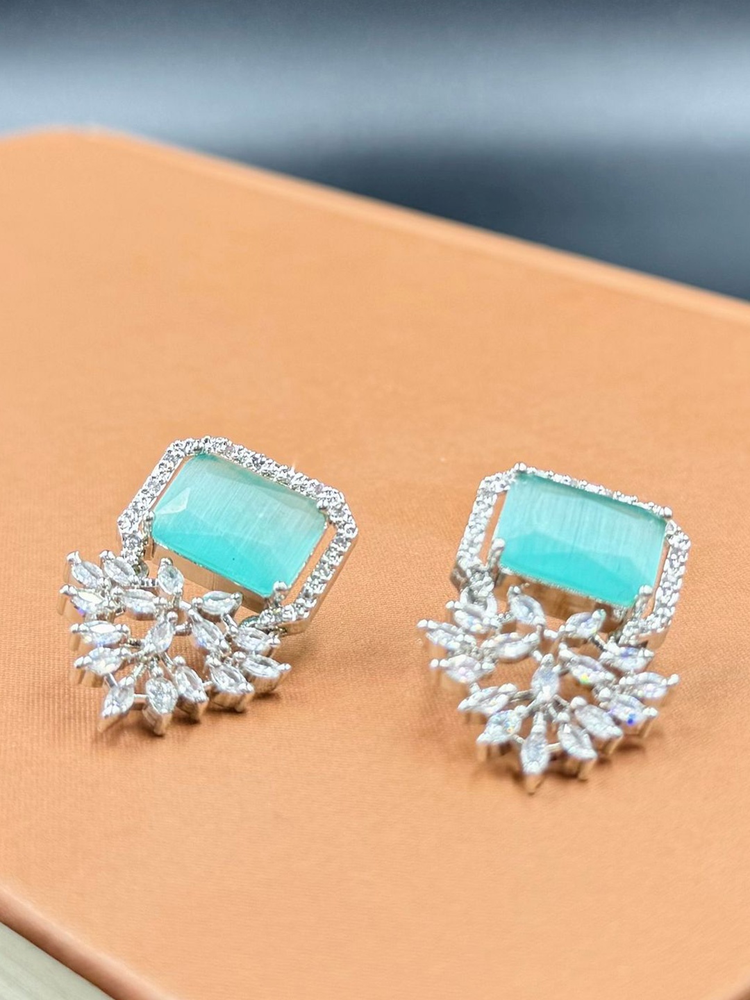 

AKLINA Rhodium-Plated American Diamond Studded Square Shaped Studs, White
