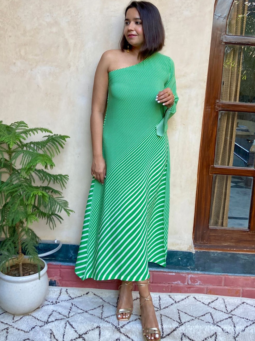 

Label Tanvee Women One Shoulder Side Slits A-Line Midi Dress, Green