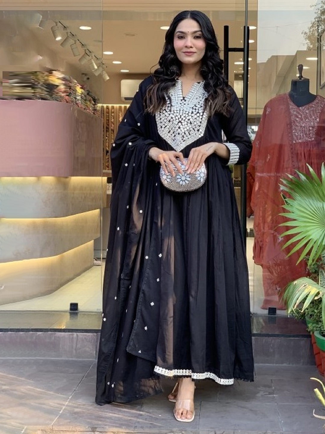 

KLOSIA Geometric Yoke Design Thread Work Pure Silk Kurta With Trousers And Dupatta, Black