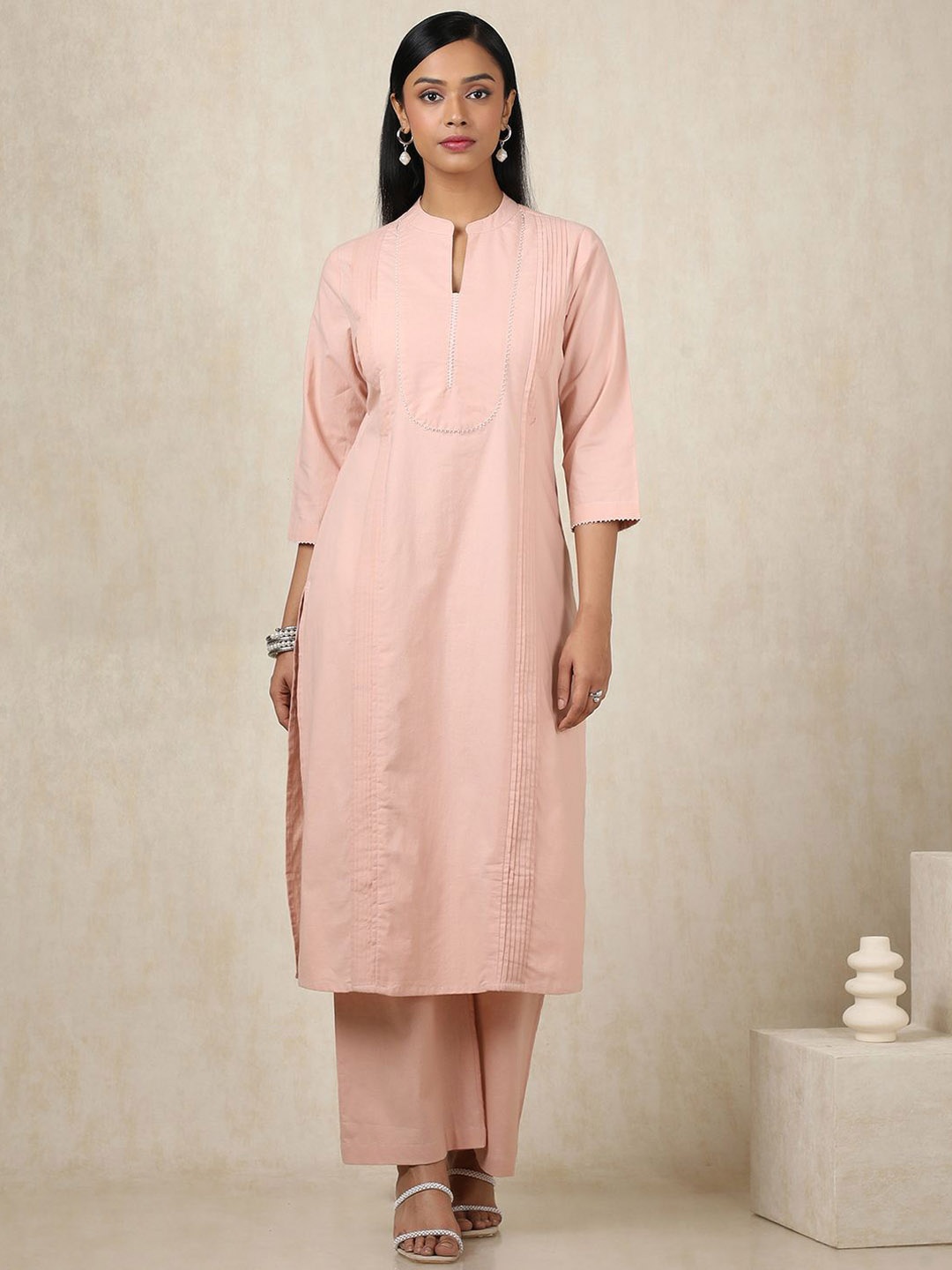 

Soch Mandarin Collar Panelled Straight Kurta With Palazzos, Peach