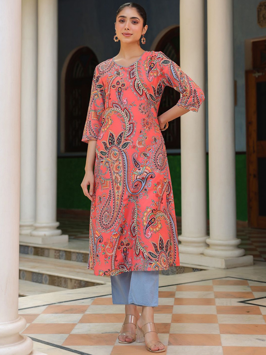 

SAVI Ethnic Motifs Printed V Neck Kurta With Trousers, Peach