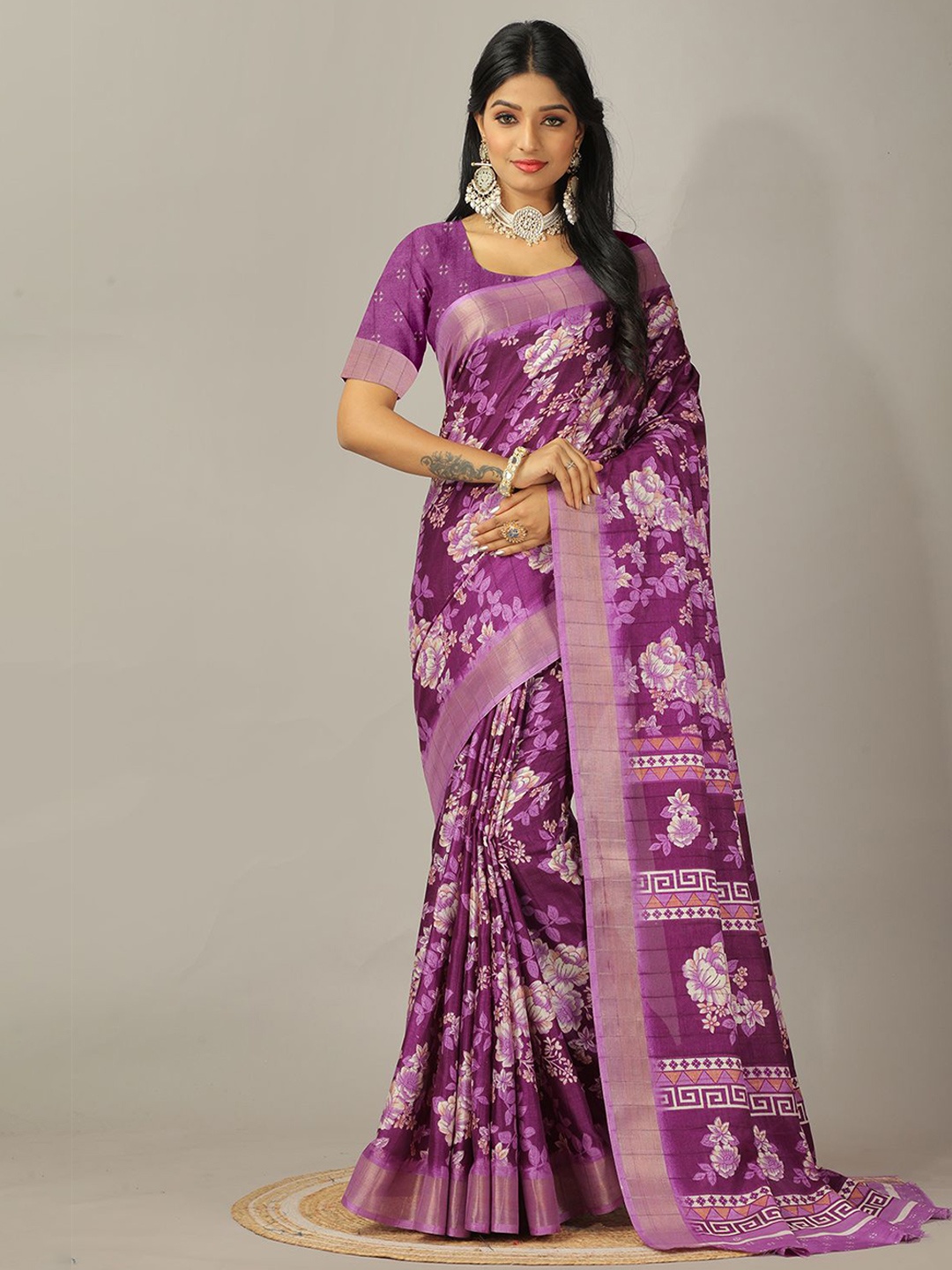 

VIRENDRA TEXTILES Floral Zari Pure Crepe Saree, Purple