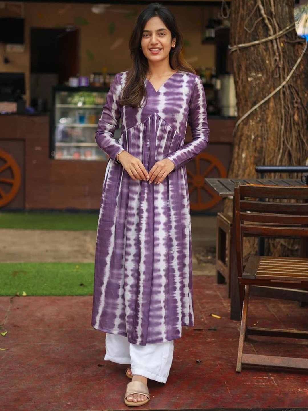 

Sun Fashion And Lifestyle Shibori Printed Empire V-Neck A-Line Kurta, Purple