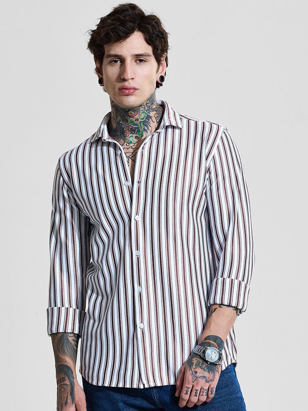 

Snitch Men India Slim Fit Spread Collar Vertical Striped Casual Shirt, White