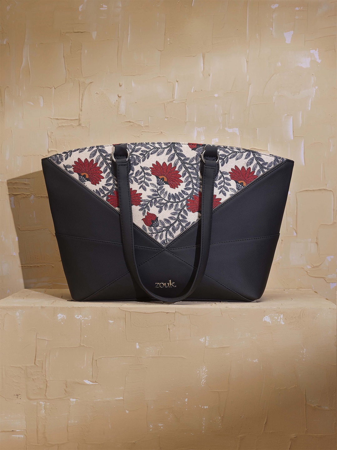 

ZOUK Women Floral Printed Structured Shoulder Bag, Black