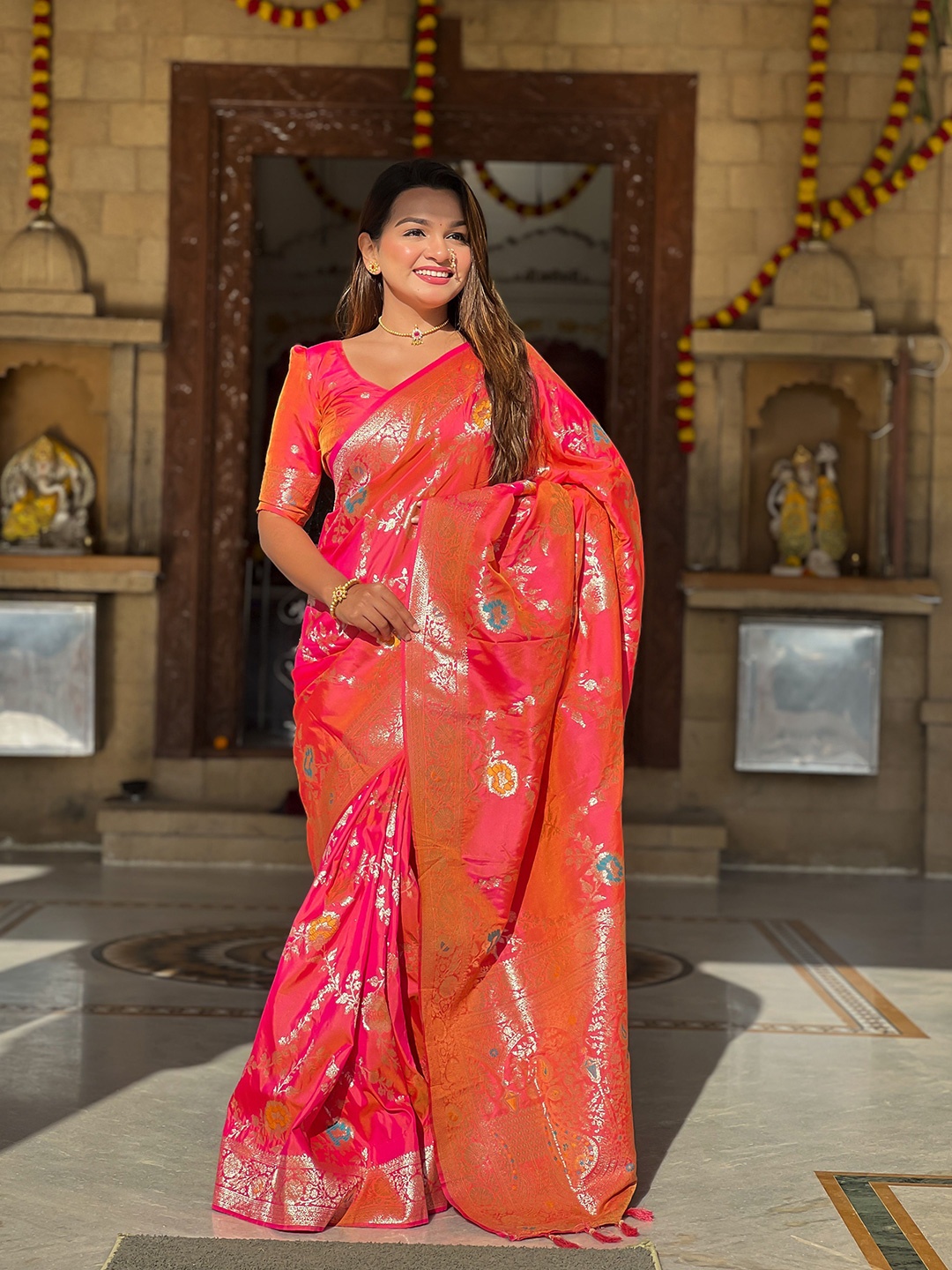 

Visvasta Woven Design Zari Banarasi Saree With Unstitched Blouse Piece, Orange