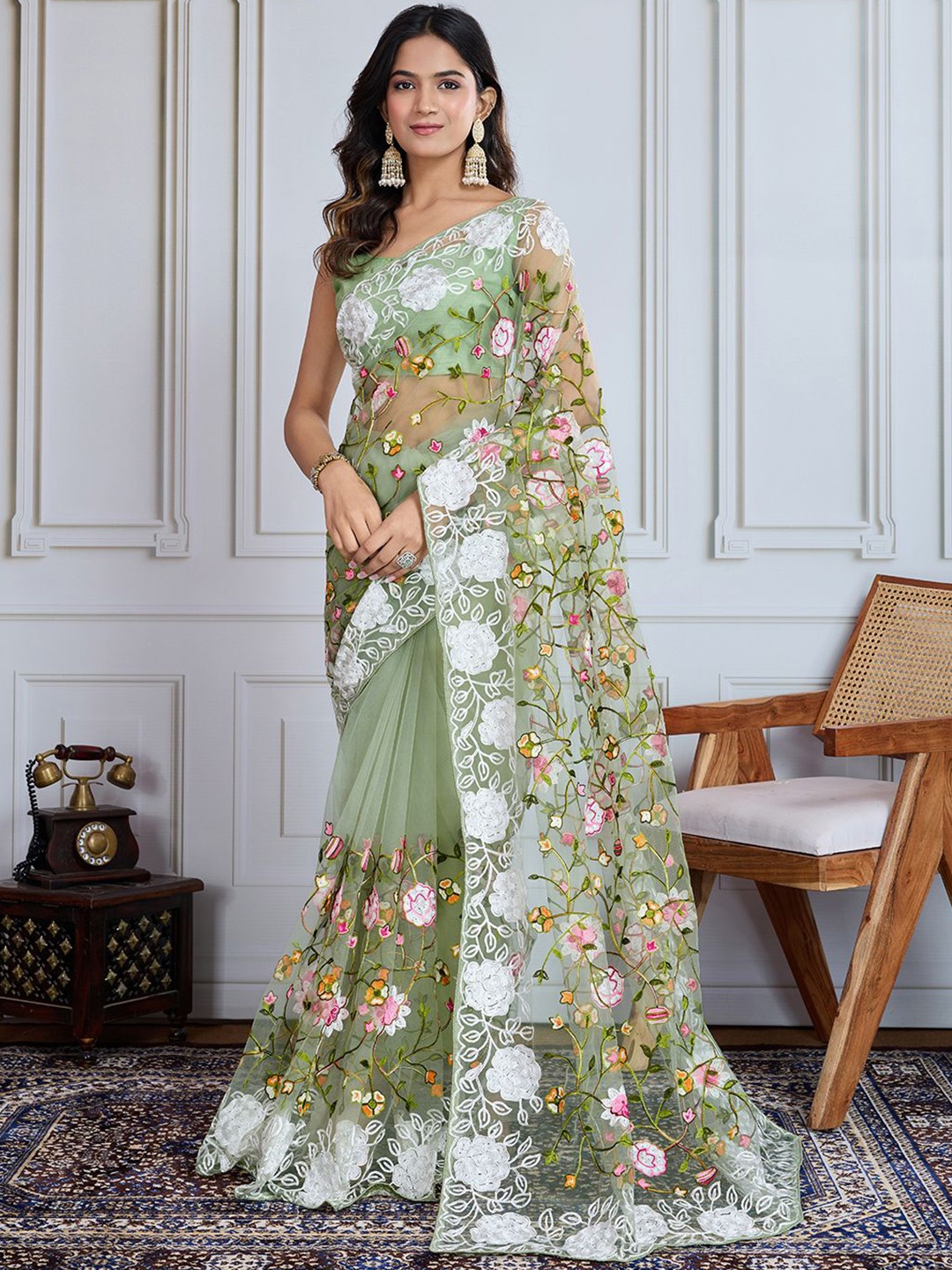 

House of Pataudi Floral Embroidered Work Saree With Blouse Piece, Green