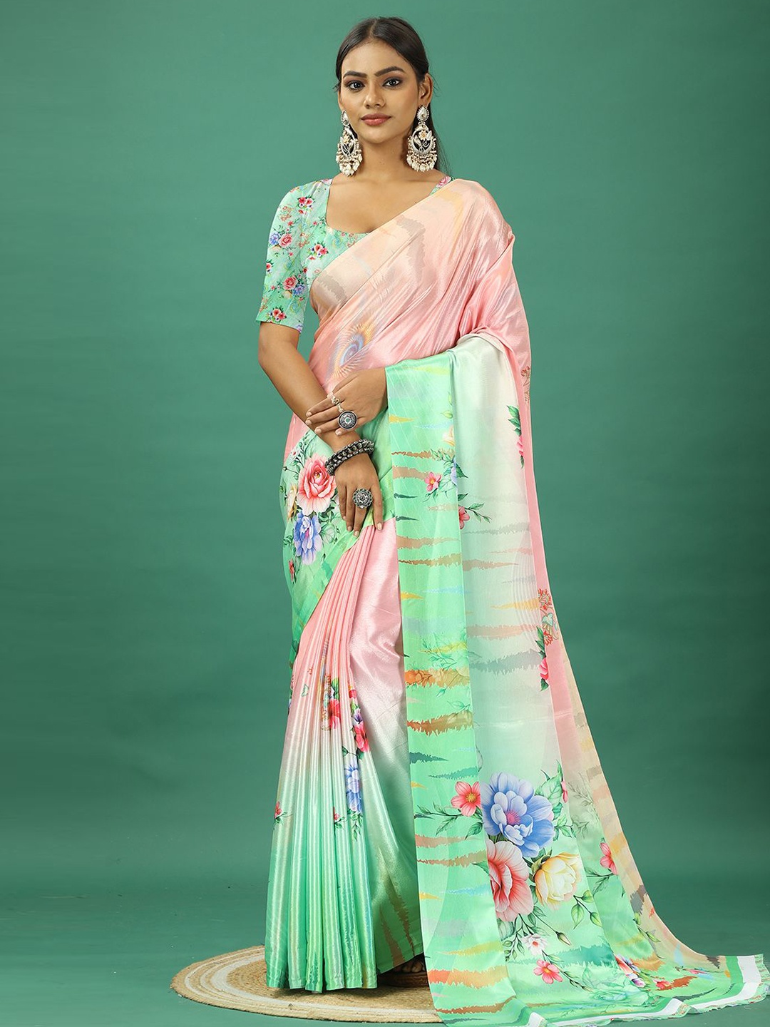 

VIRENDRA TEXTILES Floral Pure Crepe Saree, Green